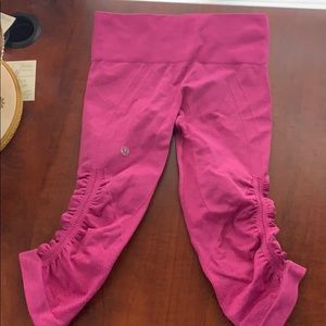 Lululemon “Ebb and flow” crop pink leggings(size2)